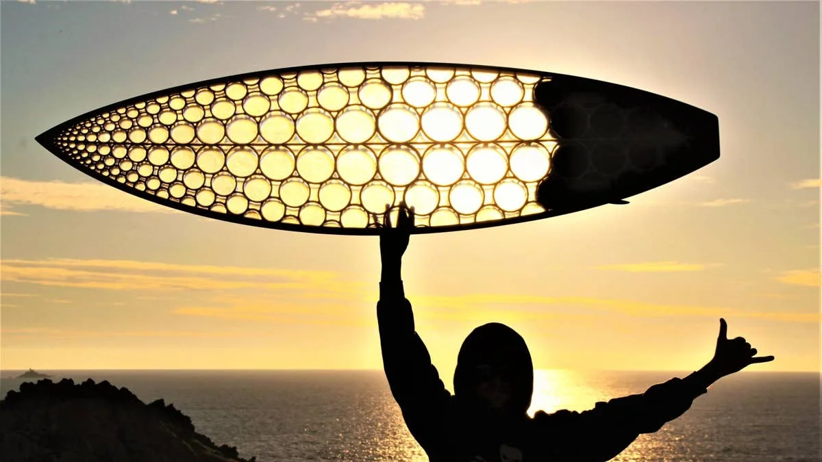 Can an Algae Problem Fix Surfboard Construction's Oldest Paradox?