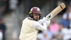 Goldsworthy shines for Somerset but Warwicks on top